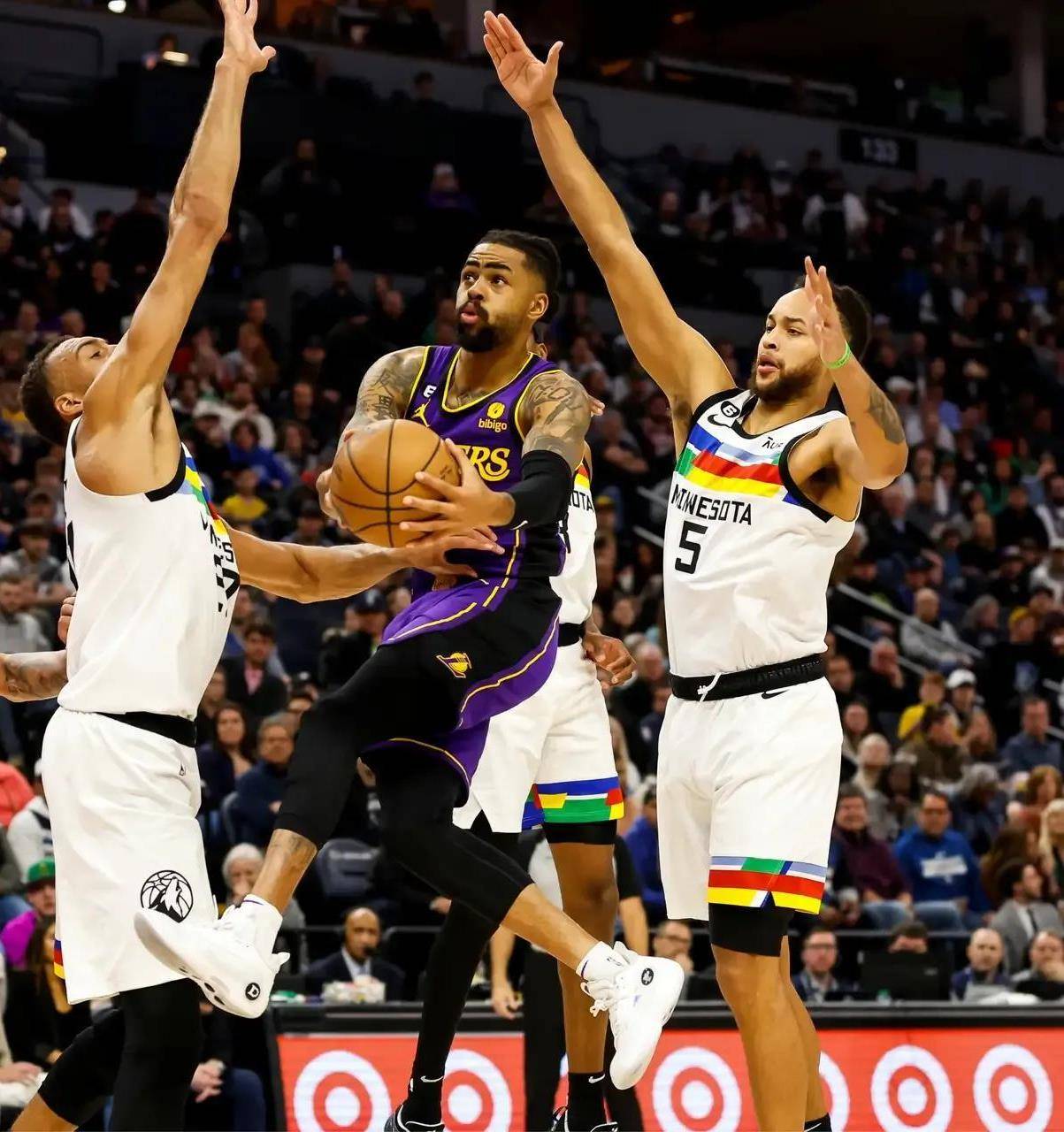 espn预测明日湖人胜率70.1%的概率拿下鹈鹕的简单介绍