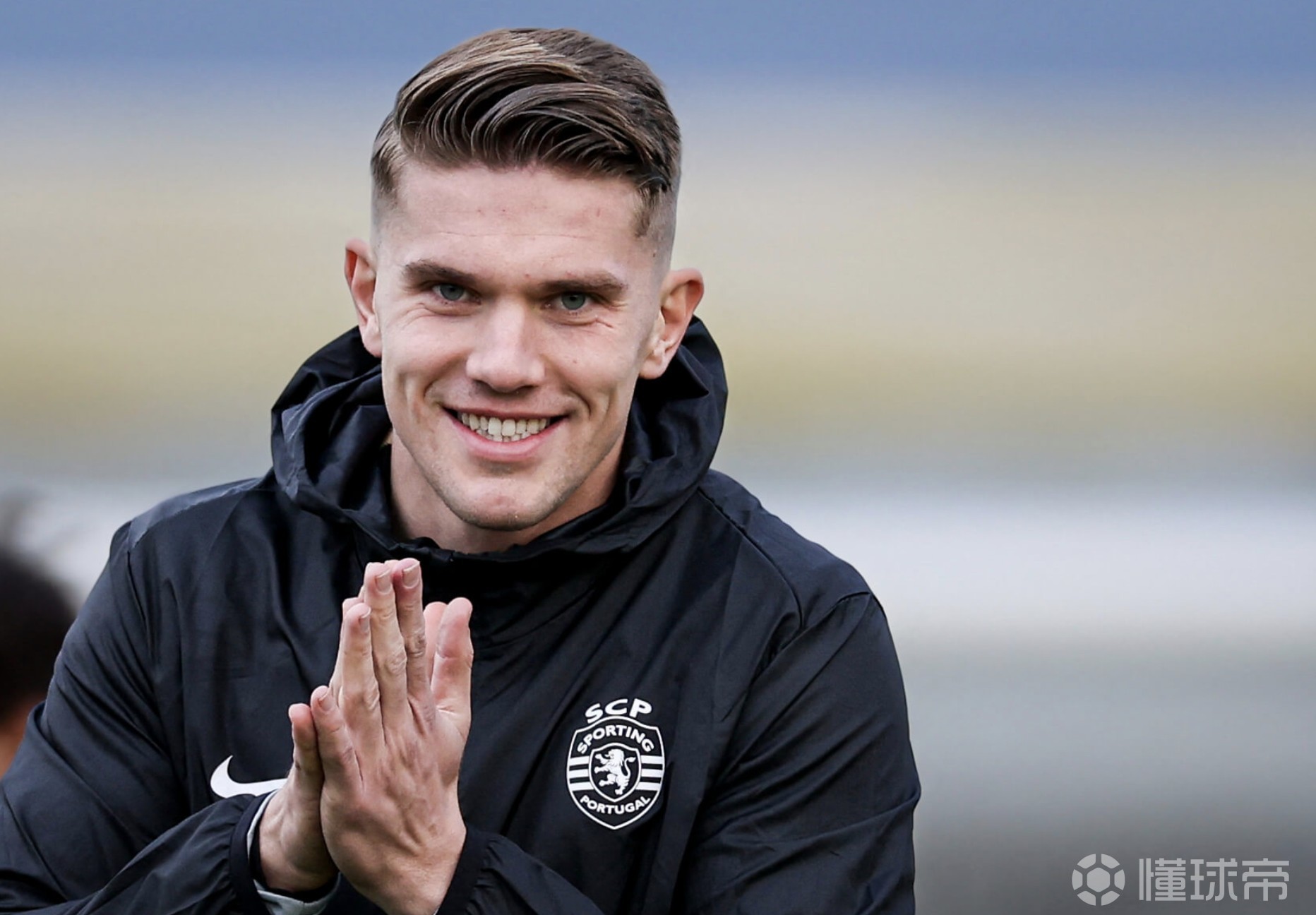 关于哲凯赖什发文告别葡萄牙体育球员正式加盟阿森纳的信息  第1张