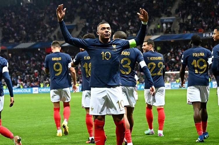 关于法国队世预赛最新名单及球员号码法国队11月将对阵乌克兰和阿塞拜疆的信息  第1张