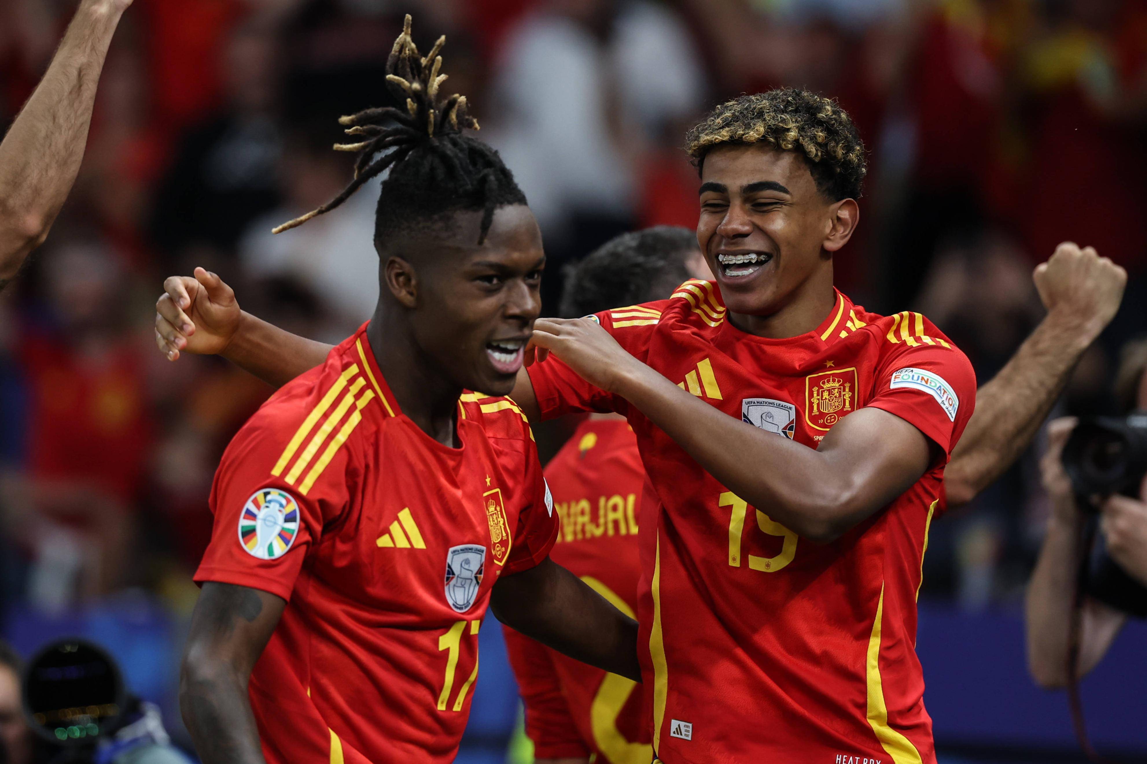 关于巴萨只愿意租借拉什福德曼联4000玩要价遭拒的信息