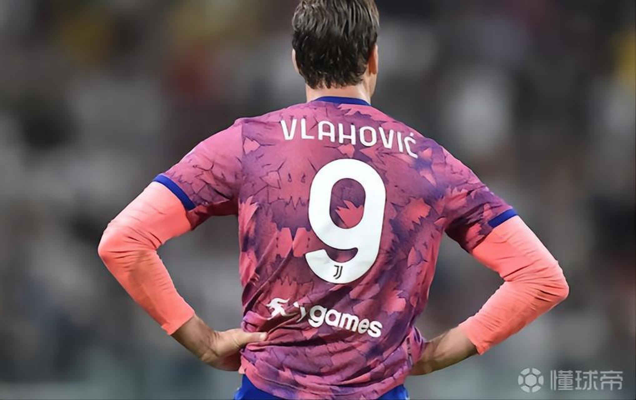 尤文图斯考虑弗拉霍维奇换桑乔两名球员合同都在2026年到期的简单介绍  第2张