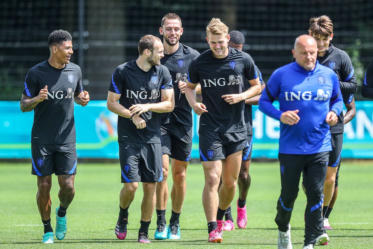 包含西协乙3组：伊维萨皮蒂乌塞斯群岛VS赫罗纳二队的词条  第1张