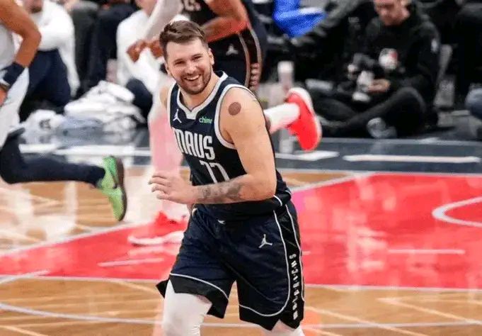 东契奇砍下37分11板9助准三双斯洛文尼亚男篮三连胜的简单介绍  第1张