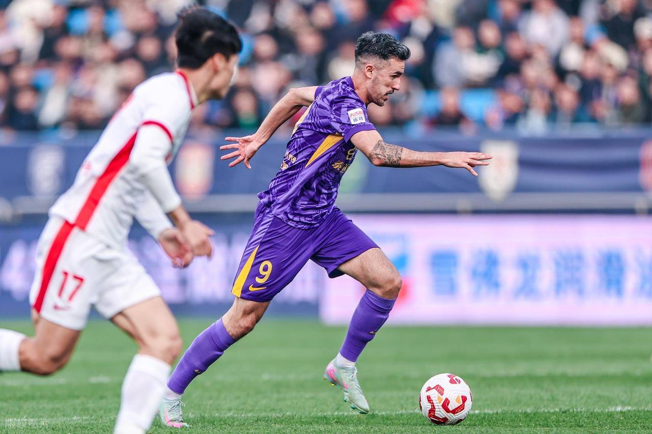 长春亚泰将球送进自家球门阿不都海米提自摆乌龙的简单介绍  第1张