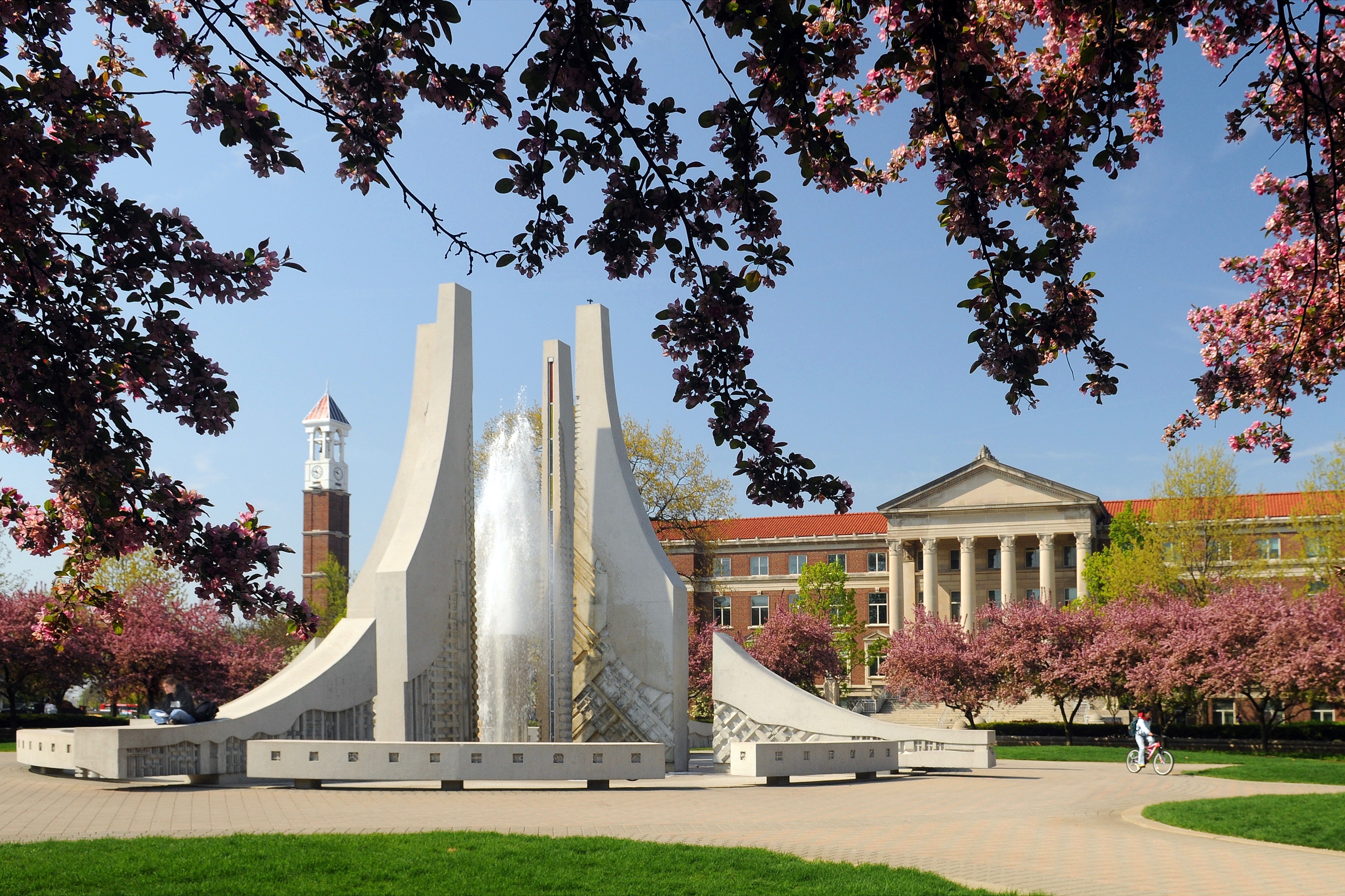 NCAA:瓦尔帕莱索大学VS南印第安纳大学的简单介绍  第2张