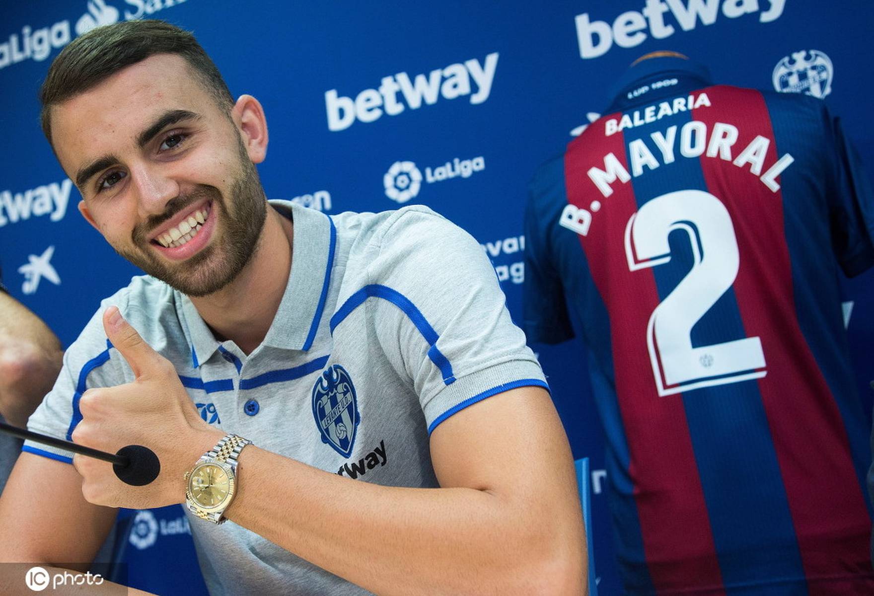 罗马希望租借埃切维里并希望在合同中加入买断条款的简单介绍