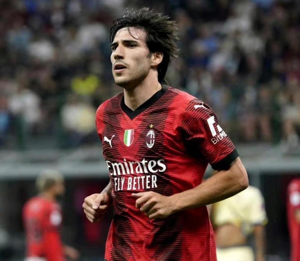 关于纽卡计划7500万欧签埃基蒂克转会费将刷新球队引援记录的信息 第2张 关于纽卡计划7500万欧签埃基蒂克转会费将刷新球队引援记录的信息 第2张