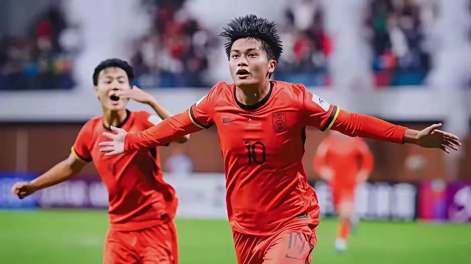 中超河南队1-3上海海港李新翔破门莱昂纳多传射建功的简单介绍