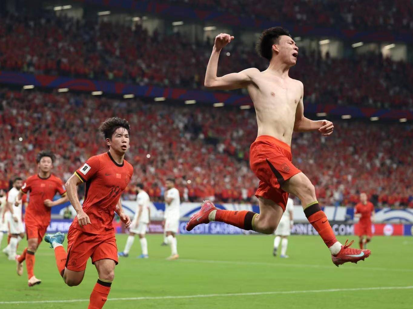 关于国足主帅回应东亚杯首战失利久尔杰维奇遭遇开门黑的信息