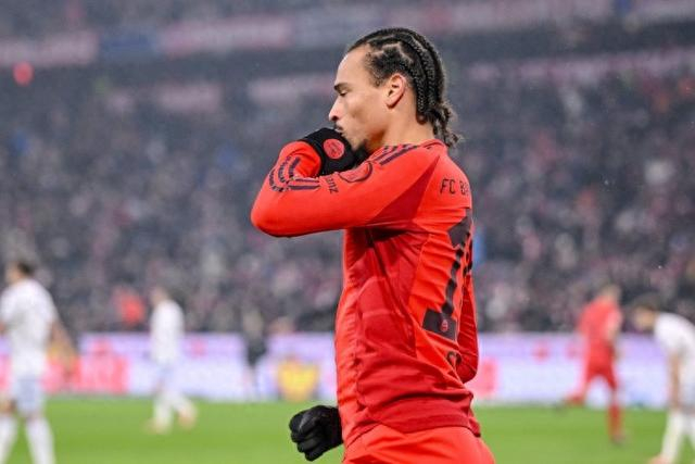 关于加拉塔萨雷争夺萨内面临多家俱乐部的竞争的信息