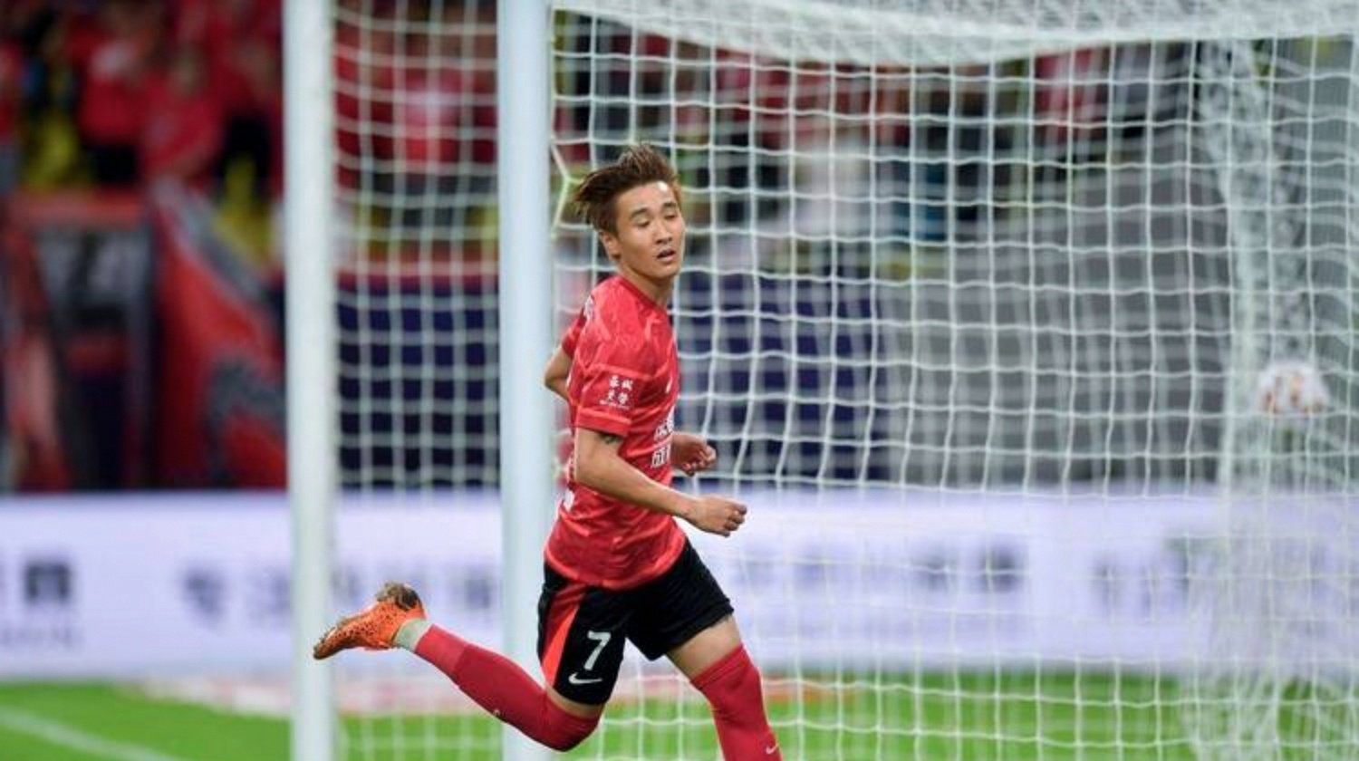 中超武汉三镇2-2成都蓉城图多列进球+乌龙韦世豪点射建功的简单介绍 第2张 中超武汉三镇2-2成都蓉城图多列进球+乌龙韦世豪点射建功的简单介绍 第2张