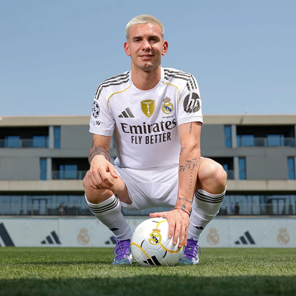 马斯坦托诺成阿根廷最年轻10号球员下半场替补登场的简单介绍  第1张