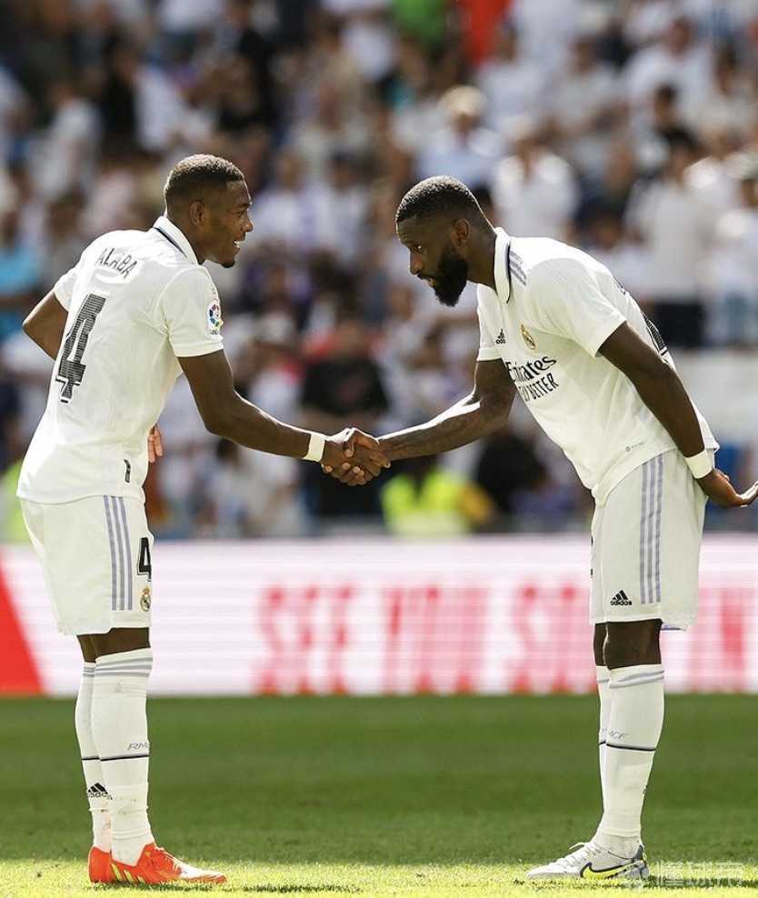 关于阿拉巴吕迪格可能离队米利唐状态将决定皇马是否补强中卫的信息