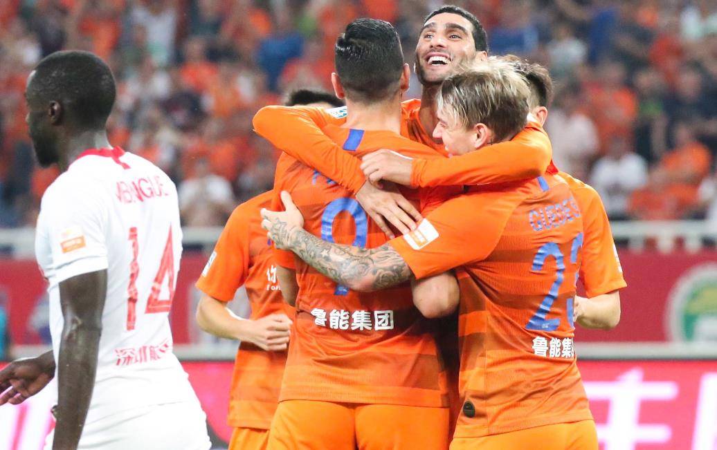 包含王大雷看望患癌小球迷代理主教练韩鹏一同前往的词条  第1张