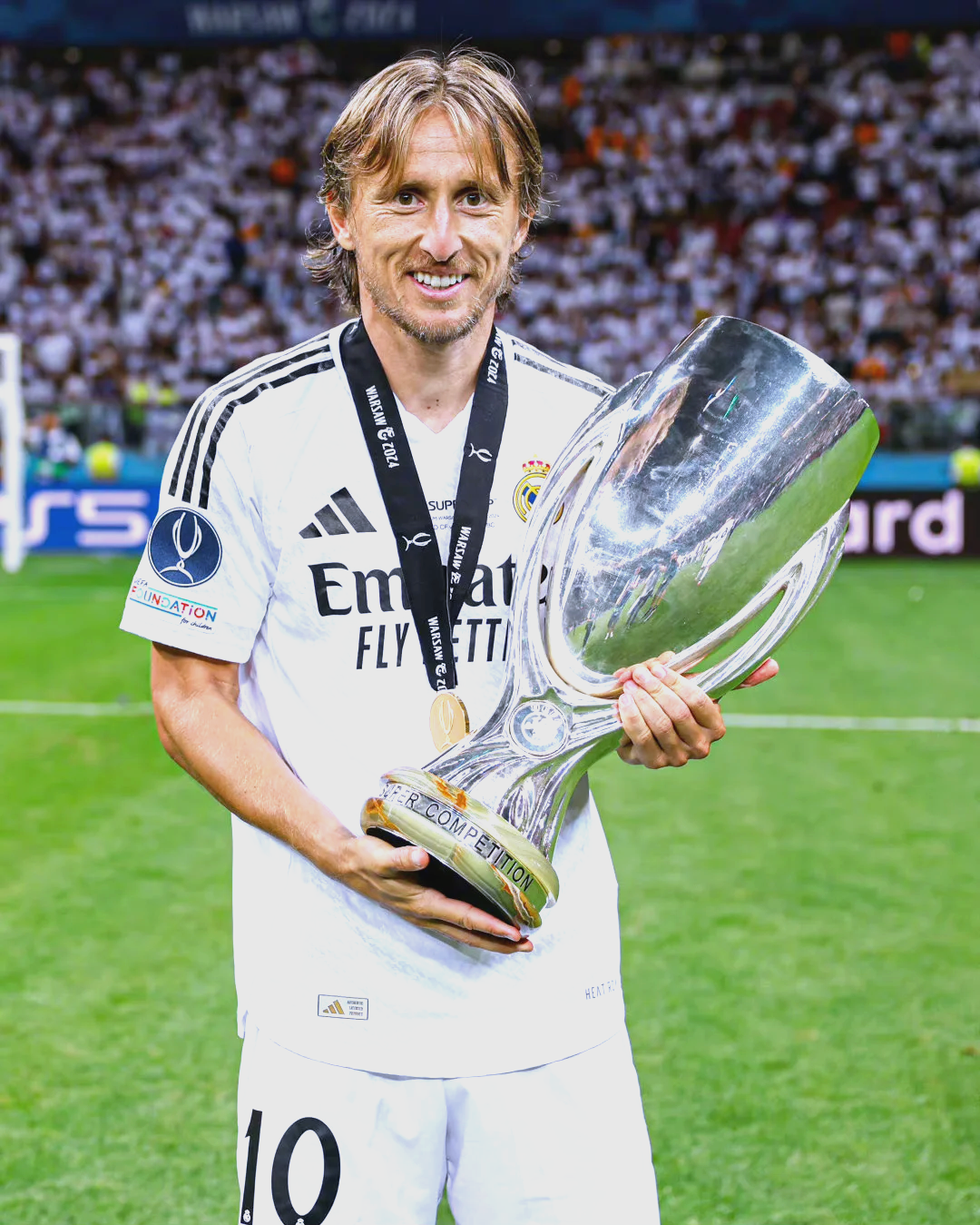 姆巴佩感谢皇马球迷当选队内赛季最佳球员的简单介绍