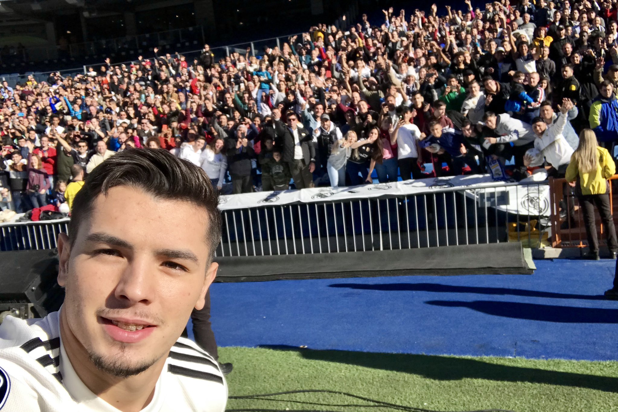 迪亚兹缺席若塔葬礼引发争议遭受球迷的广泛批评的简单介绍