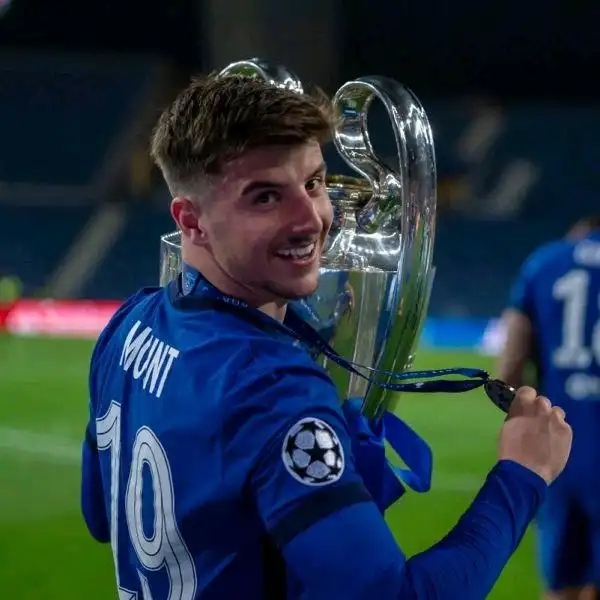 芒特无意离开曼联专注赛季备战