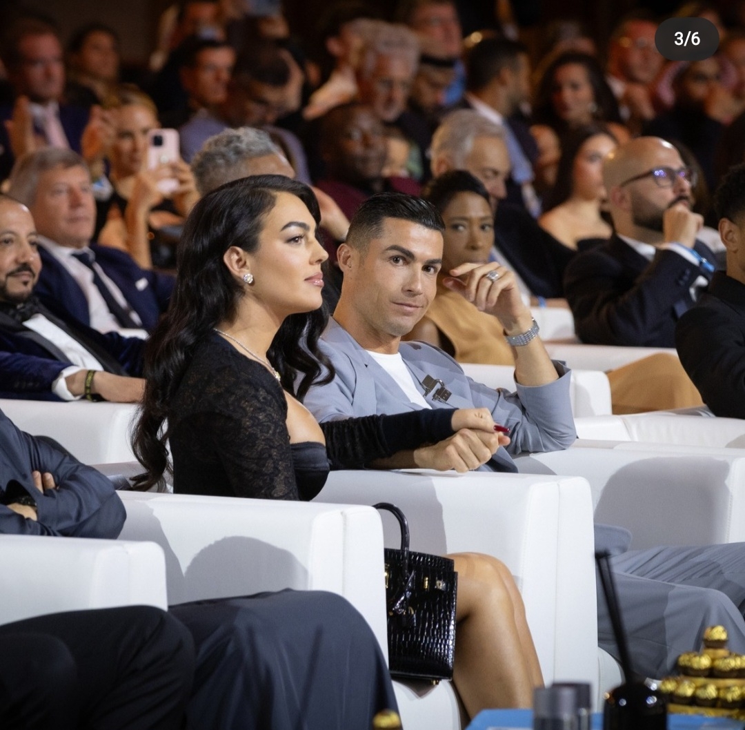 C罗称世界杯后举行婚礼选择在更私密的环境下进行的简单介绍