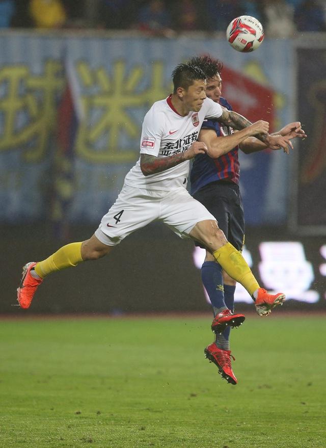 长春亚泰主场出现无人机被罚两万曾导致比赛中断的简单介绍