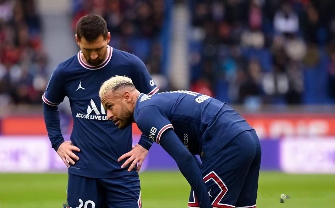 大巴黎向内马尔一家赠送礼物一家五口名字齐亮相的简单介绍 第2张 大巴黎向内马尔一家赠送礼物一家五口名字齐亮相的简单介绍 第2张