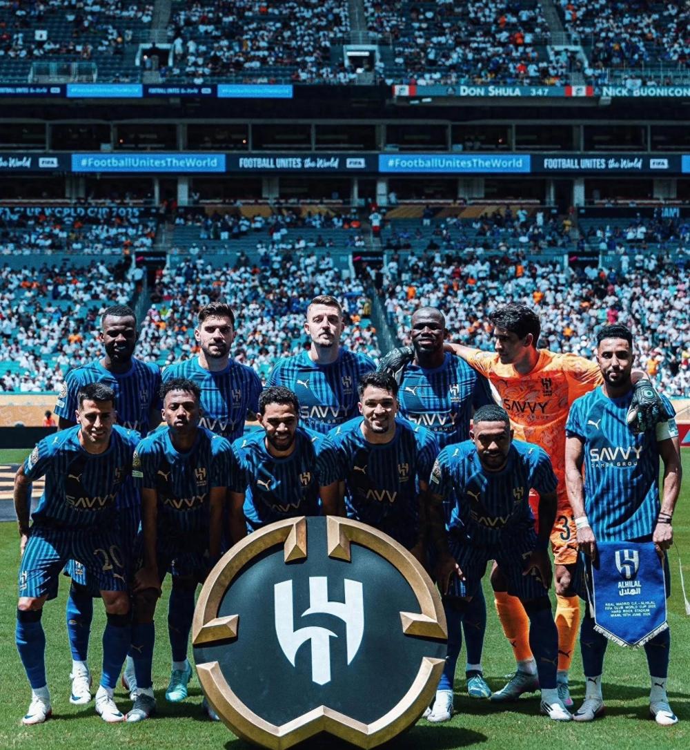 包含利雅得新月寻找新体育总监多名资深任务进入候选名单的词条  第1张