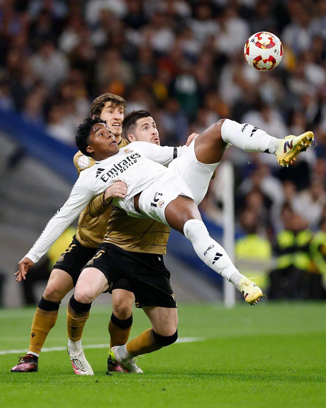 包含曝尤文有意租借恩德里克球员在伯纳乌出场时间有限的词条