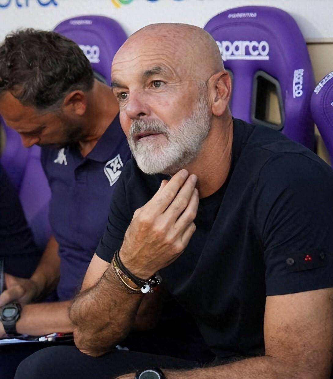 包含佛罗伦萨将解雇皮奥利董事会开始寻找潜在替代者的词条