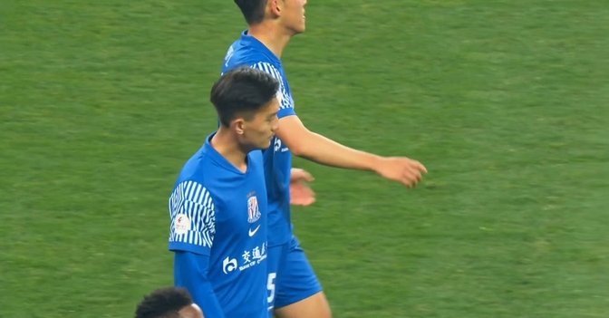 关于记者：朱辰杰随申花前往深圳球员在国家队受伤的信息