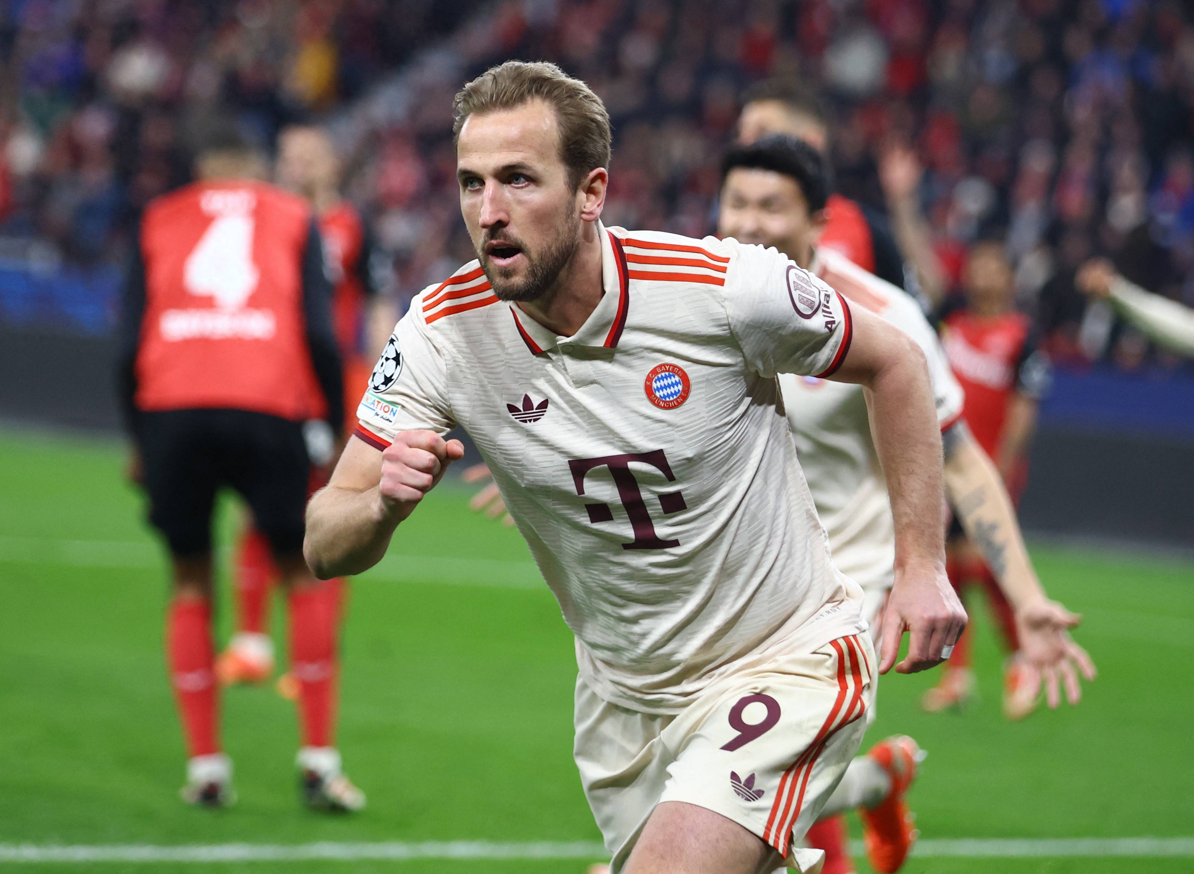 包含凯恩当选德甲赛季最佳职业生涯再次取得新成就的词条