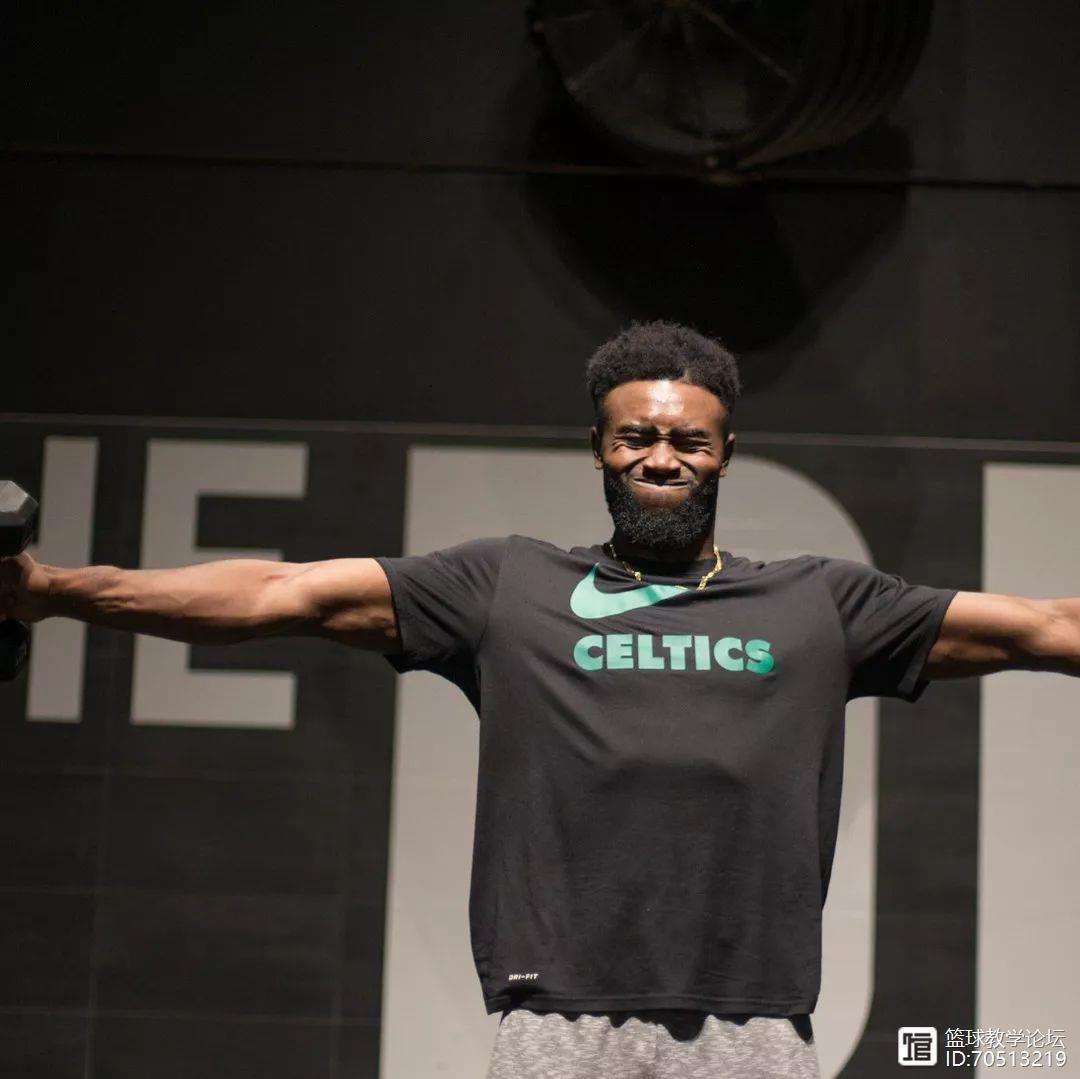 关于曝拉波尔塔对特狮拒绝授权很生气球员与俱乐部关系紧张的信息