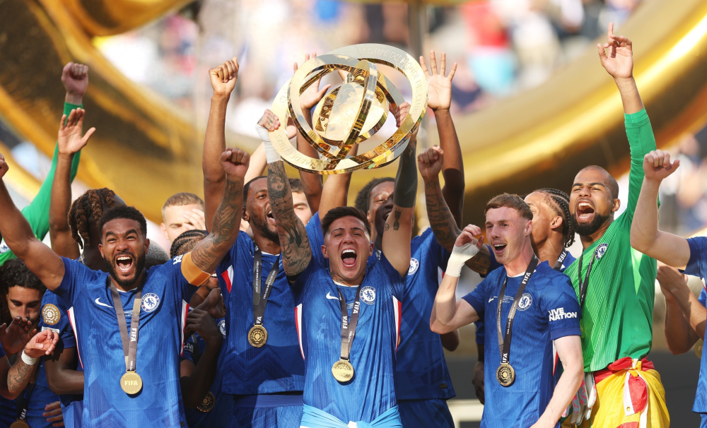 切尔西即将签下吉滕斯转会费高达6500万欧的简单介绍