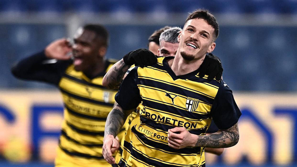 关于卡洛斯奎斯塔担任帕尔马主帅成为本世纪最年轻意甲教练的信息  第1张