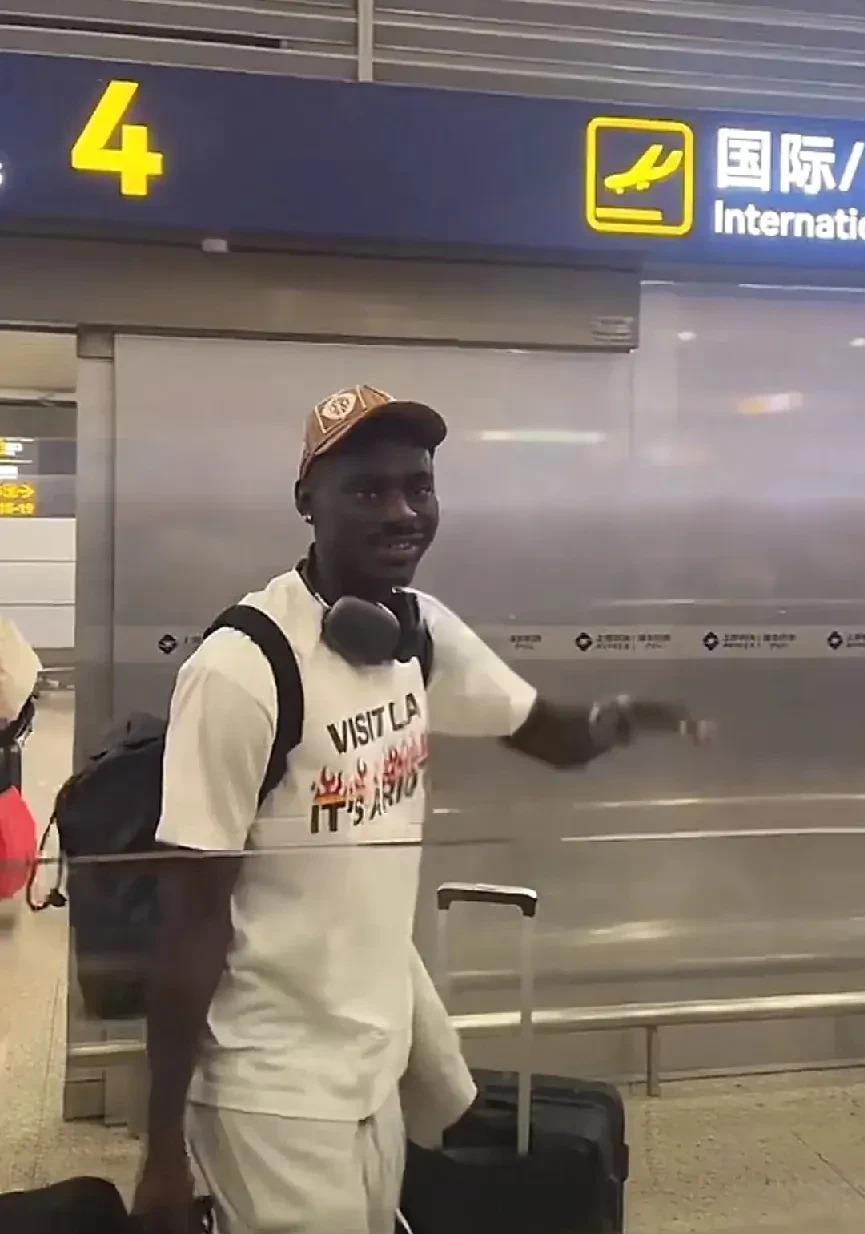 曝恩拉沃即将加盟上海申花谈判进入最后阶段的简单介绍 第2张 曝恩拉沃即将加盟上海申花谈判进入最后阶段的简单介绍 第2张