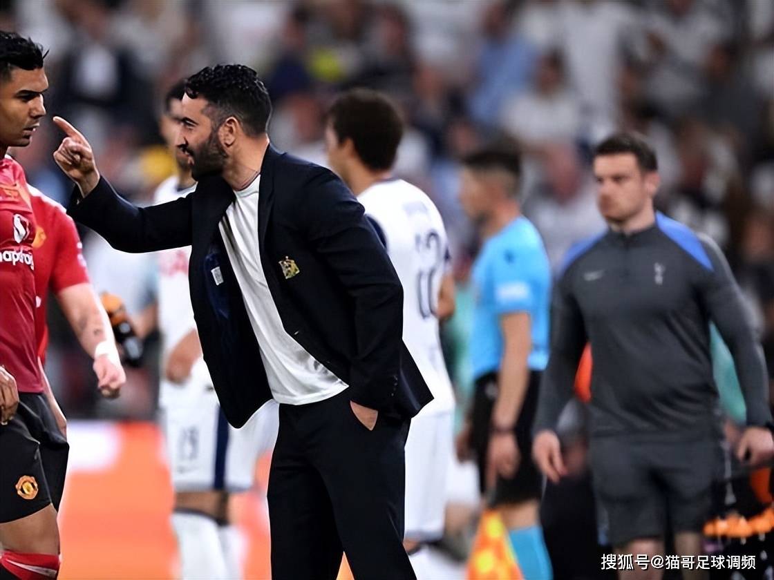 包含卡塞米罗再次拒绝了沙特的报价卡塞米罗计划再奋斗一年的词条