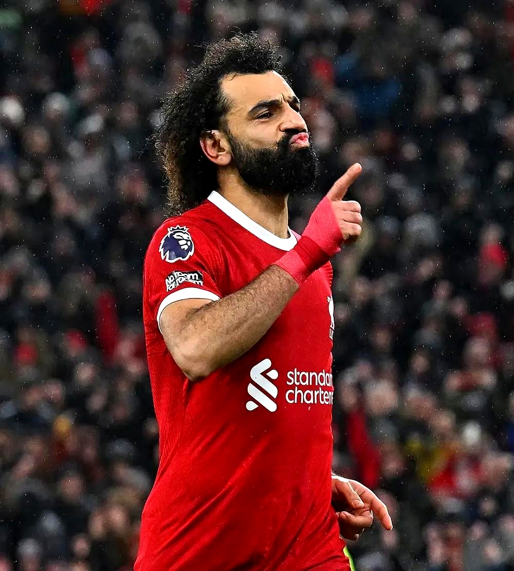 关于萨拉赫连续两场欧冠被放替补状态下滑地位岌岌可危的信息